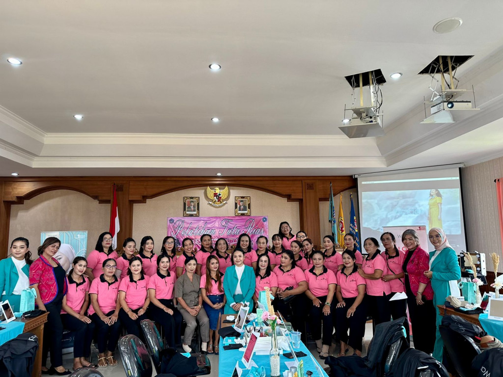 Pelatihan Tata Ria TP PKK